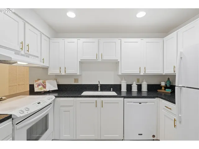 $250,000 | 13100 Northwest 8th Avenue, Vancouver, WA 98685