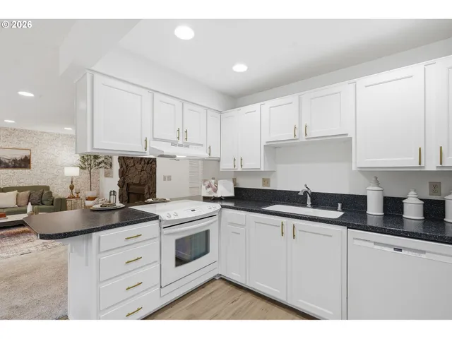 $250,000 | 13100 Northwest 8th Avenue, Vancouver, WA 98685