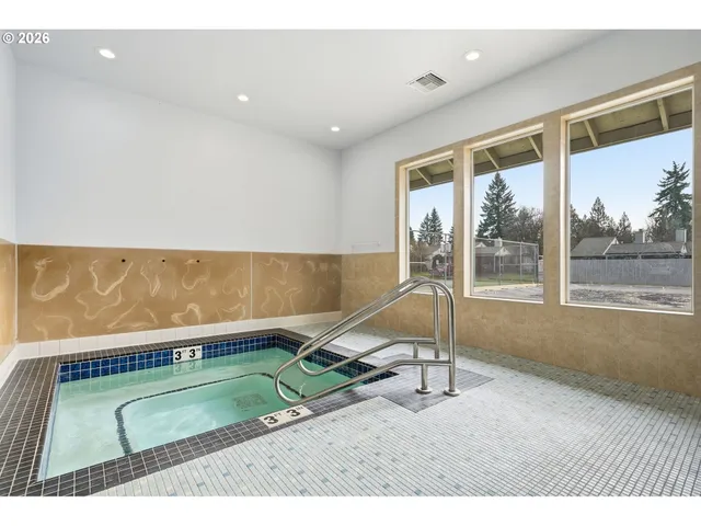 $250,000 | 13100 Northwest 8th Avenue, Vancouver, WA 98685