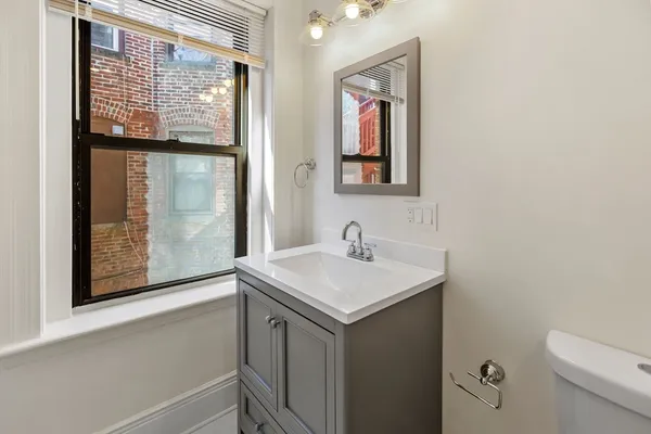 $6,000 | 866 Huntington Avenue, Unit 2, Boston, MA 02115