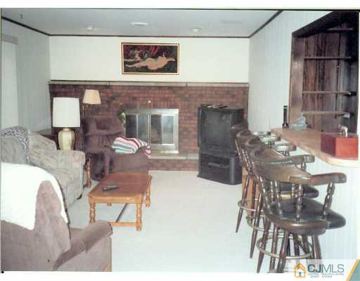 223 Normandy Road Edison, NJ 08820 - Photo 7 of 8 Gallery Image 7