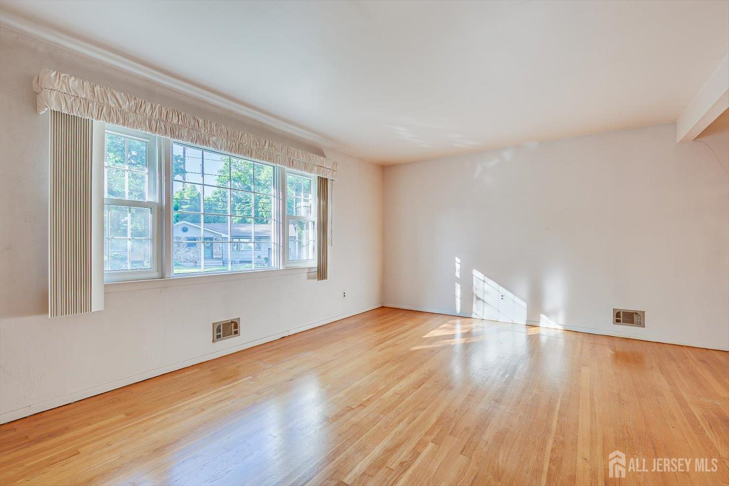 31 Rieder Road Edison, NJ 08817 - Photo 10 of 38