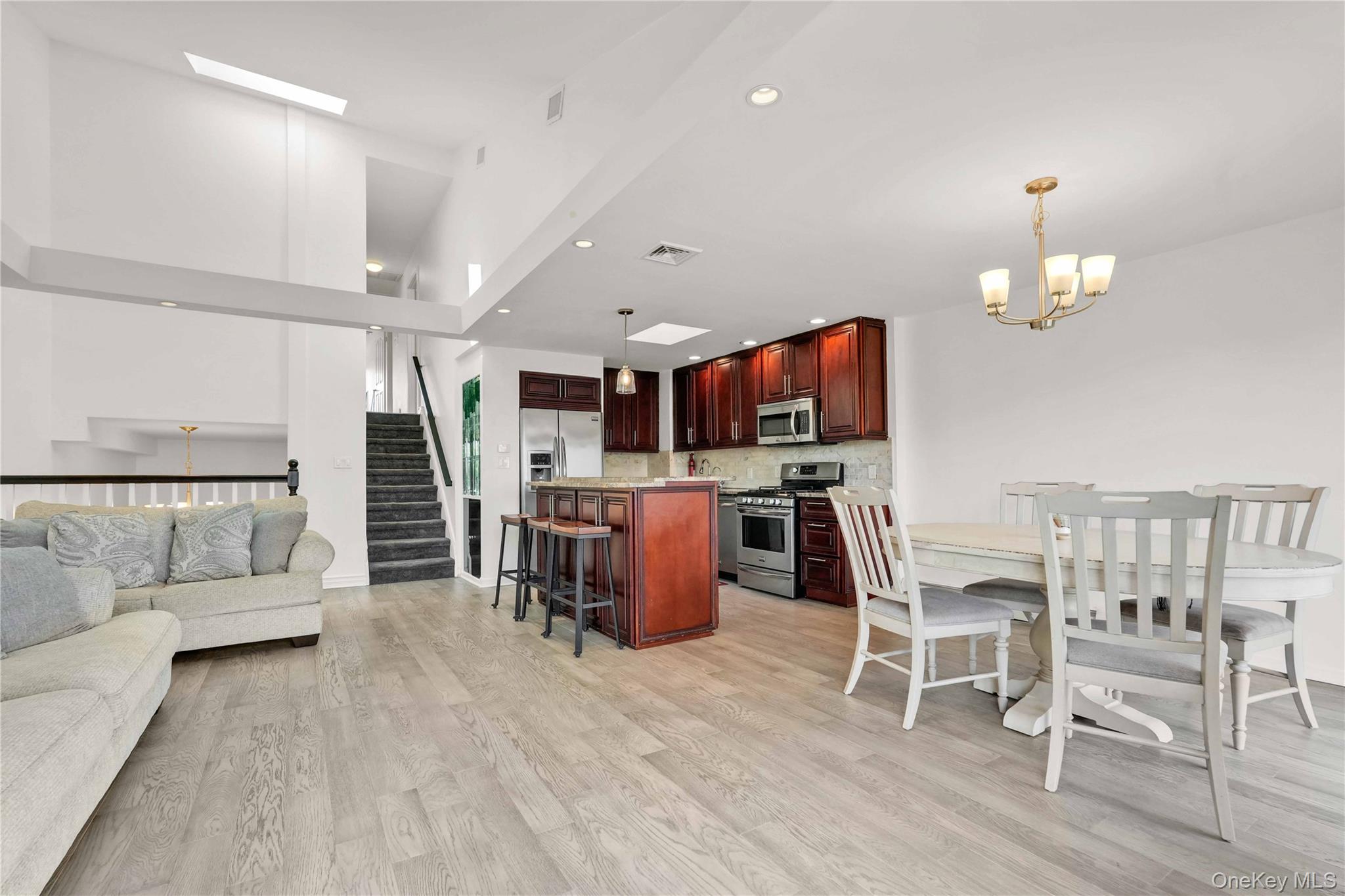 120-09 Riviera Court, Unit 10B Queens, NY 11356 - Photo 9 of 37