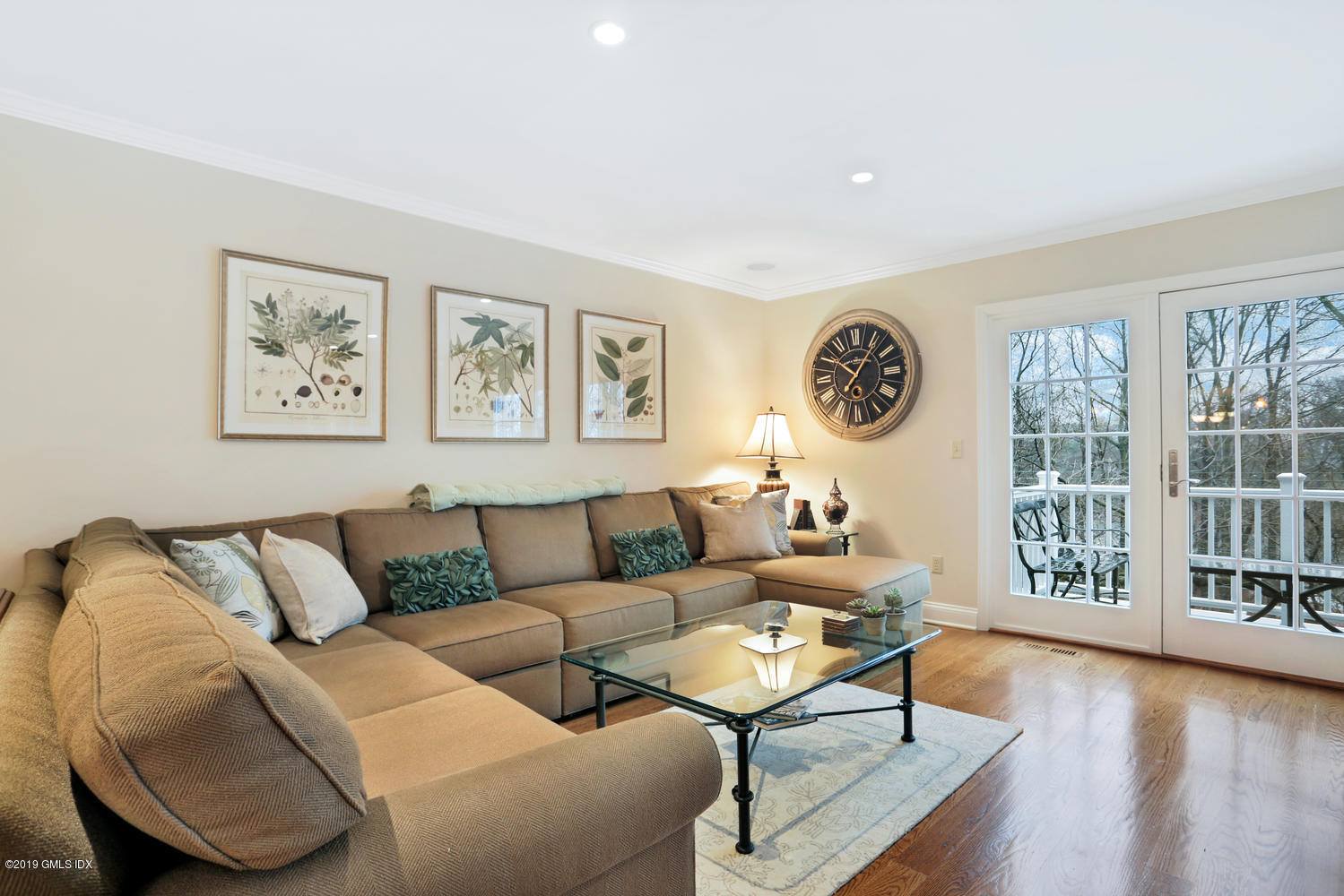 193 Hamilton Avenue, Unit 10 Greenwich, CT 06830 - Photo 3 of 22 a living room with furniture and a window