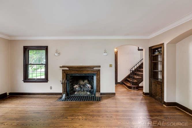 890 Lincoln Road Grosse Pointe, MI 48230 - Photo 4 of 31