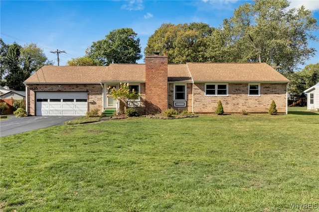 $325,000 | 4520 Greenbriar Road, Clarence, NY 14221