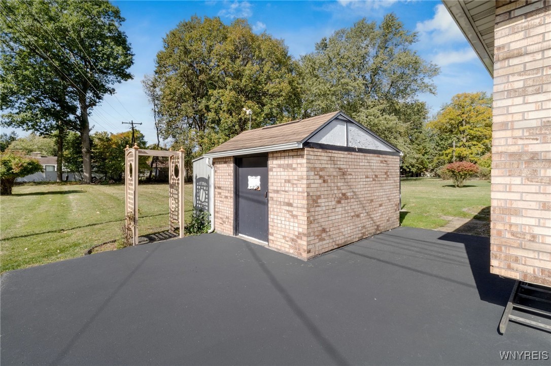 4520 Greenbriar Road Clarence, NY 14221 - Photo 37 of 38