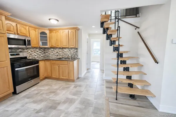 $4,100 | 46 Dawson Avenue, Unit 1, Kings Park, NY 11754