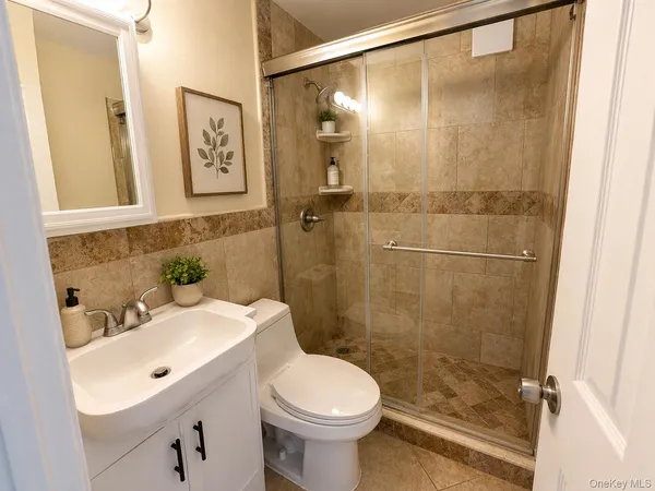 $4,100 | 46 Dawson Avenue, Unit 1, Kings Park, NY 11754