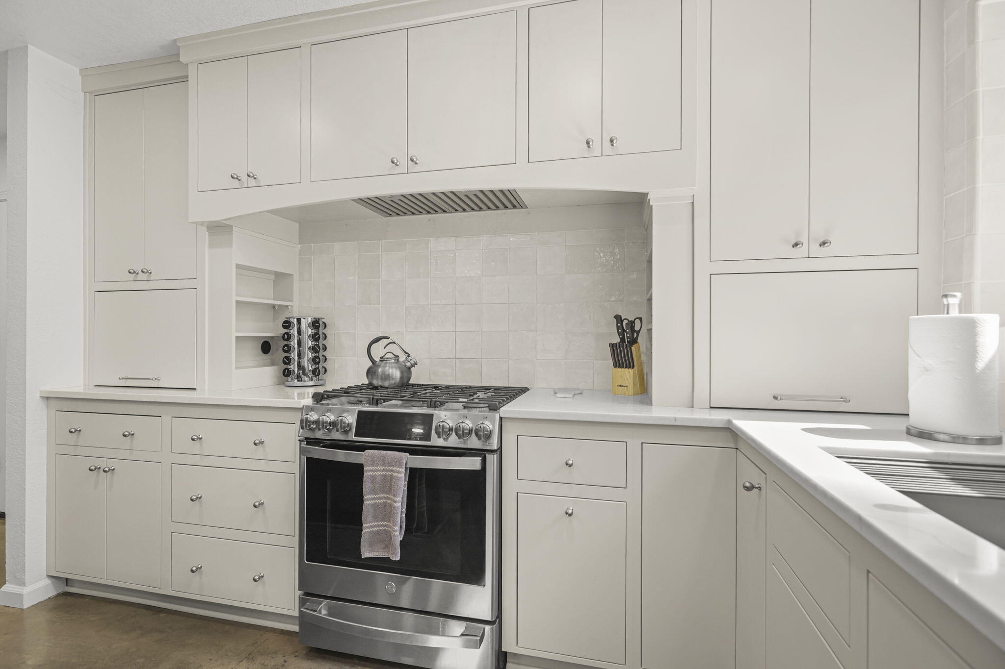15745 Montgomery Ranch Road Redding, CA 96001 - Photo 14 of 60 Kitchen