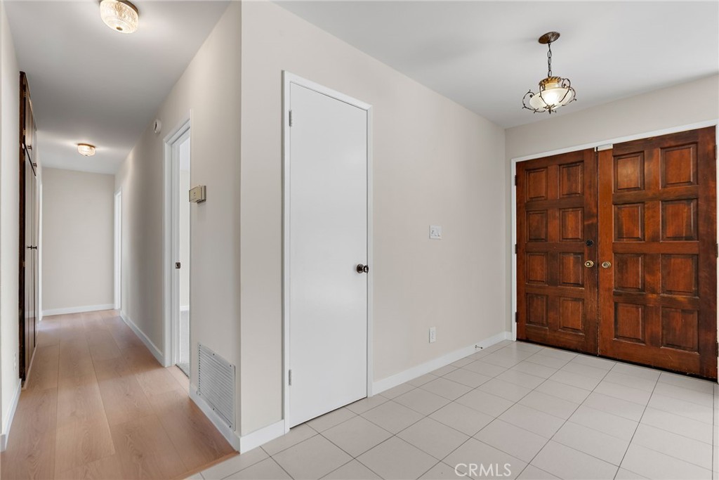 443 Woodbury Road Glendale, CA 91206 - Photo 23 of 48 Entry and Hallway