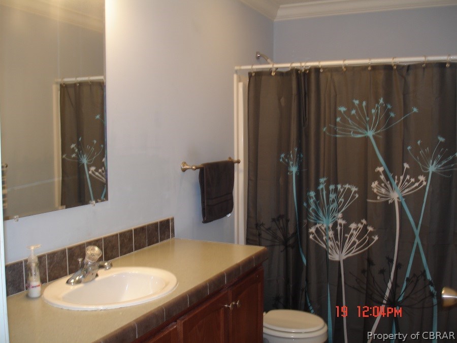 4613 New Landing Road Gloucester, VA 23061 - Photo 6 of 13 Bathroom