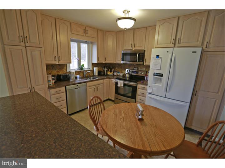 124 Extonville Road Trenton, NJ 08620 - Photo 2 of 16 Kitchen