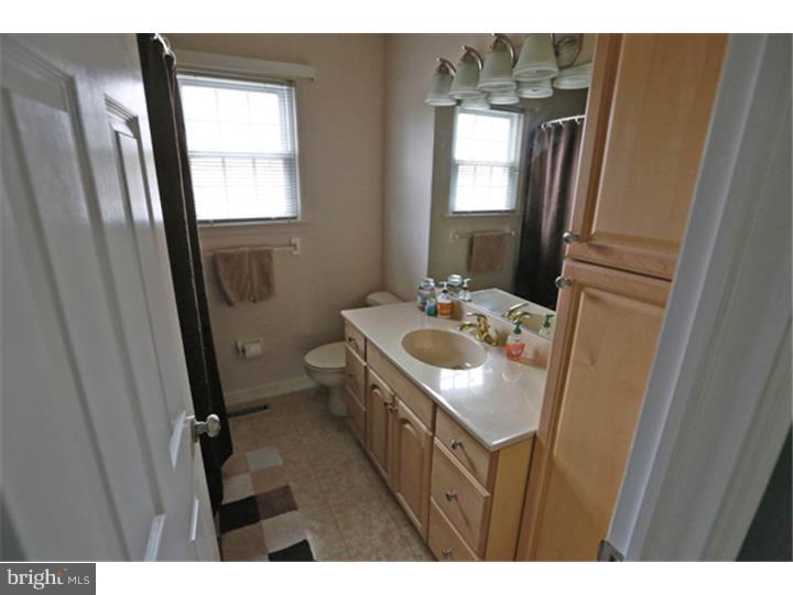 124 Extonville Road Trenton, NJ 08620 - Photo 12 of 16 Bathroom