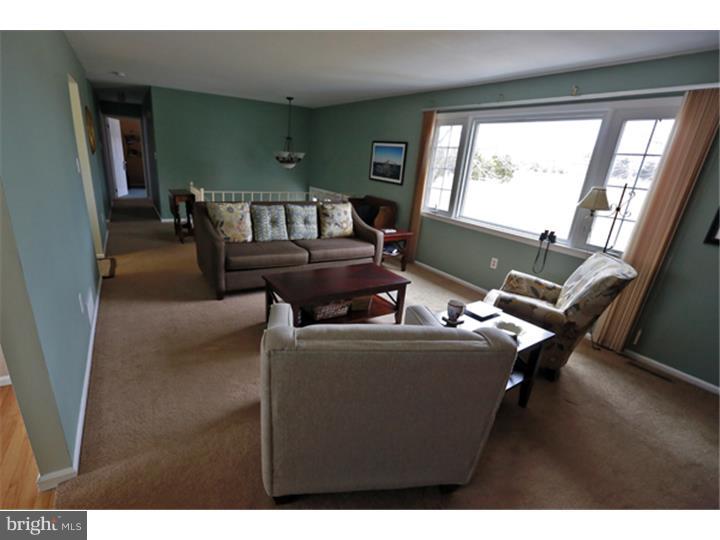 124 Extonville Road Trenton, NJ 08620 - Photo 5 of 16 Living Room