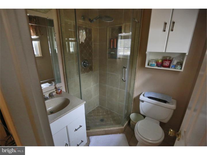 124 Extonville Road Trenton, NJ 08620 - Photo 7 of 16 Master Bathroom