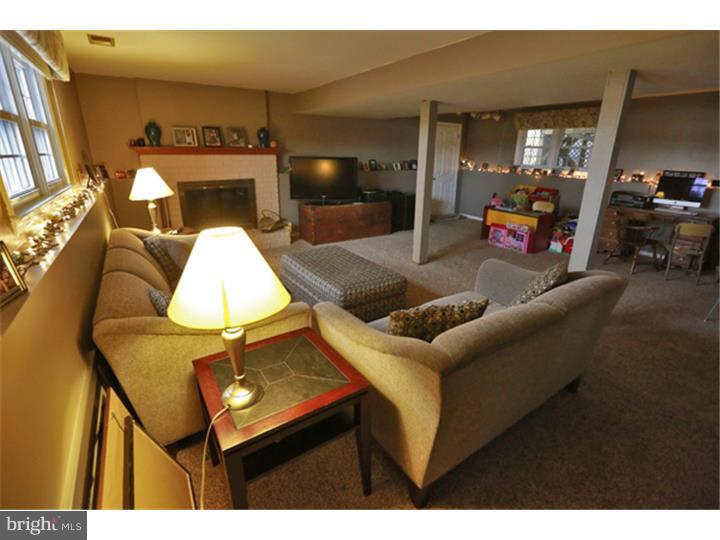 124 Extonville Road Trenton, NJ 08620 - Photo 9 of 16 Family Room