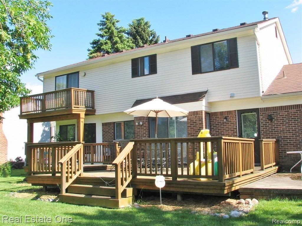 2390 Rancroft Beat Rochester, MI 48306 - Photo 12 of 13 15 Back View.JPG
