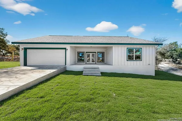 $399,999 | 514 Contour Drive, Spring Branch, TX 78070