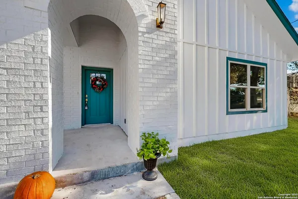 $399,999 | 514 Contour Drive, Spring Branch, TX 78070