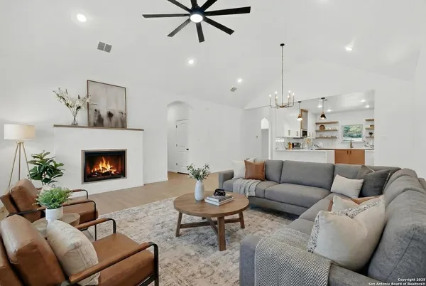 $399,999 | 514 Contour Drive, Spring Branch, TX 78070