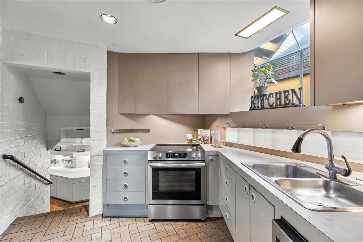 1018 West Morris Avenue Modesto, CA 95350 - Photo 20 of 78