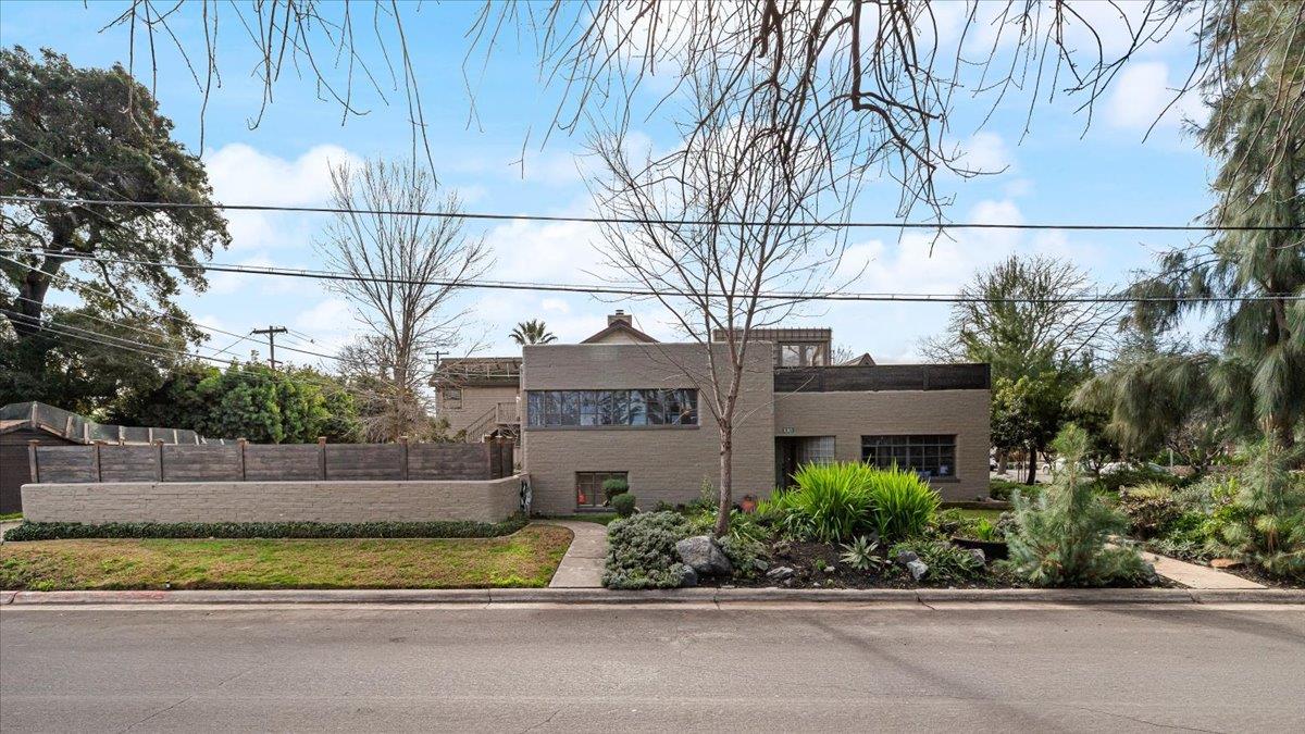 1018 West Morris Avenue Modesto, CA 95350 - Photo 2 of 78