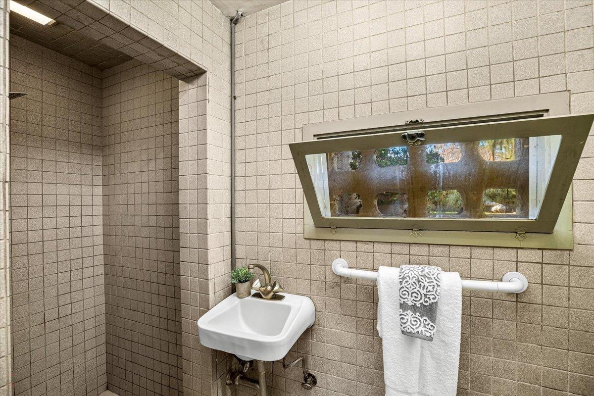 1018 West Morris Avenue Modesto, CA 95350 - Photo 38 of 78