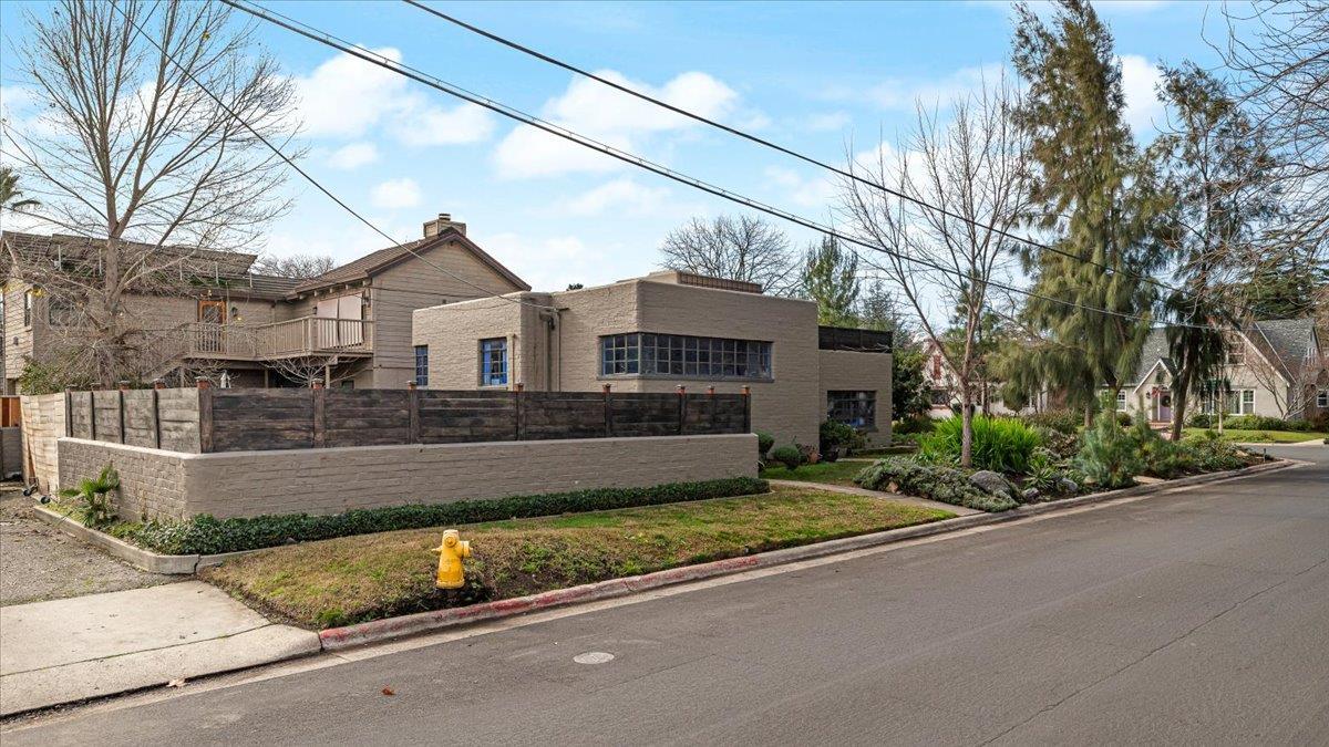 1018 West Morris Avenue Modesto, CA 95350 - Photo 4 of 78