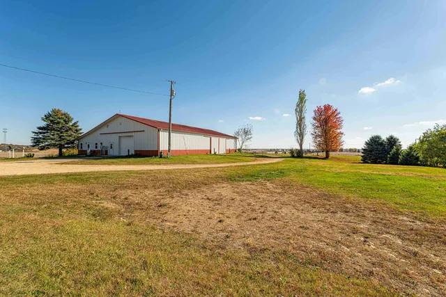 $650,000 | 8879 County Road ID, Blue Mounds, WI 53517
