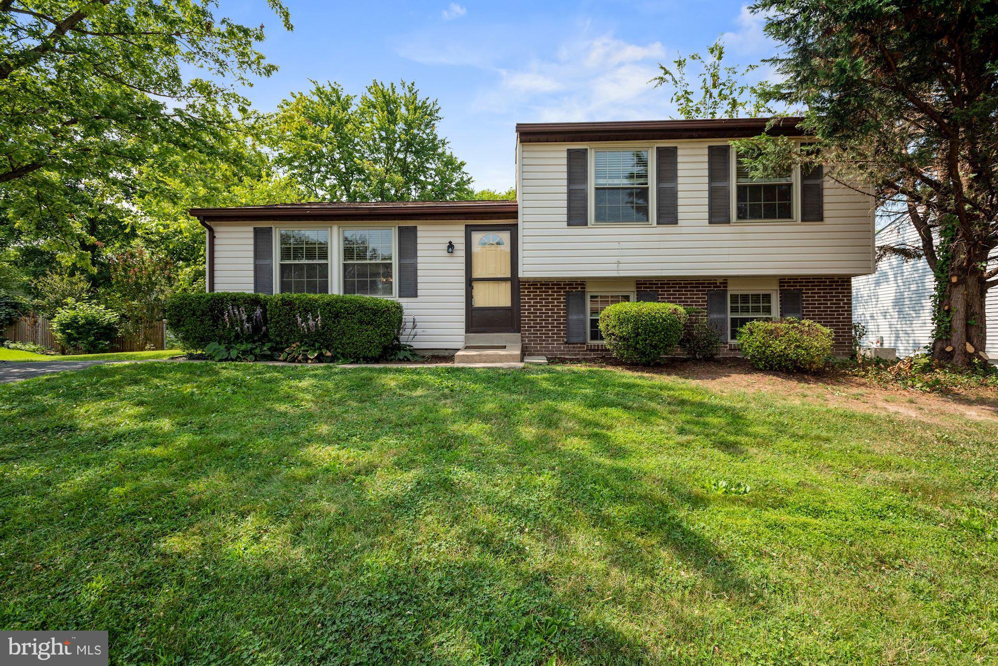 1104 East Beech Road Sterling, VA 20164 - Photo 1 of 32 Front of House