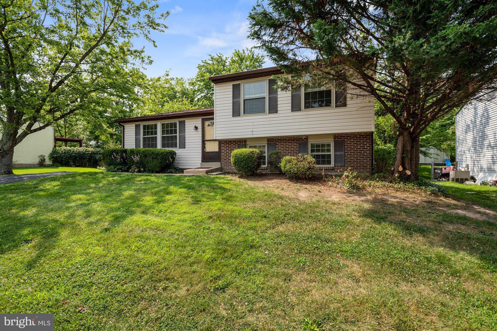 1104 East Beech Road Sterling, VA 20164 - Photo 2 of 32 Front of House