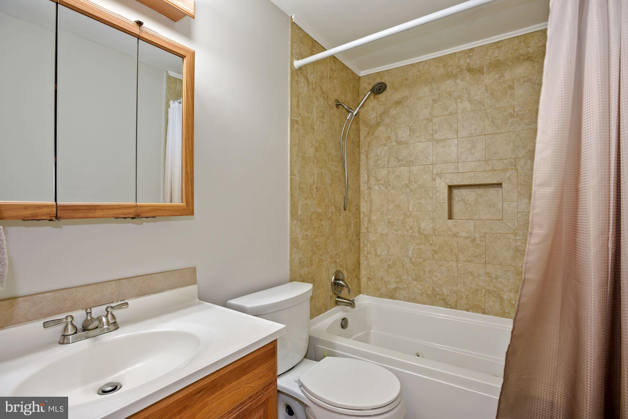 1104 East Beech Road Sterling, VA 20164 - Photo 19 of 32 Upper Level Bathroom