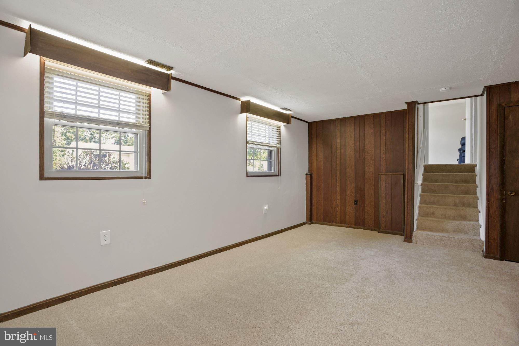 1104 East Beech Road Sterling, VA 20164 - Photo 23 of 32 Family Room