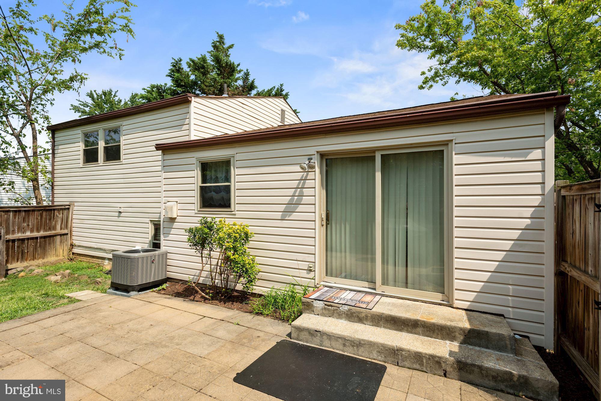 1104 East Beech Road Sterling, VA 20164 - Photo 30 of 32 Patio
