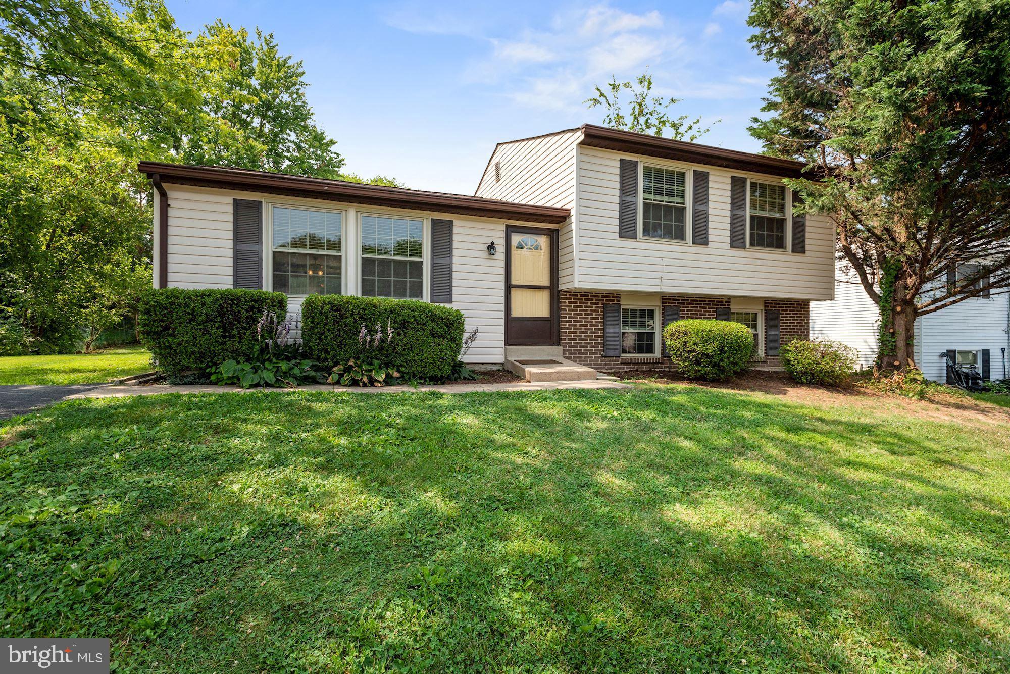 1104 East Beech Road Sterling, VA 20164 - Photo 4 of 32 Front of House
