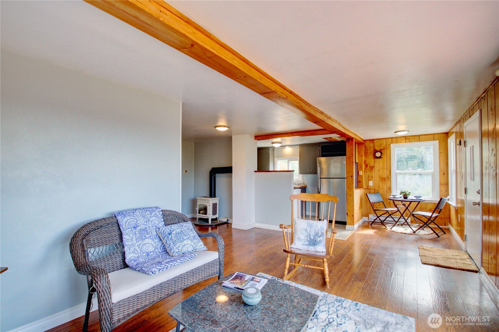 818 Serene View Road Camano Island, WA 98282 - Photo 21 of 39 a living room with furniture