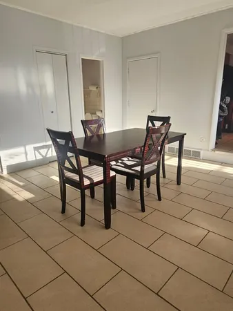 $279,900 | 23100 Mapleridge Drive, Southfield, MI 48075