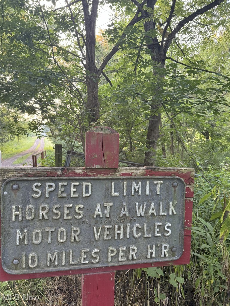 10072 Blade Road Northwest Minerva, OH 44657 - Photo 10 of 17 Trail sign