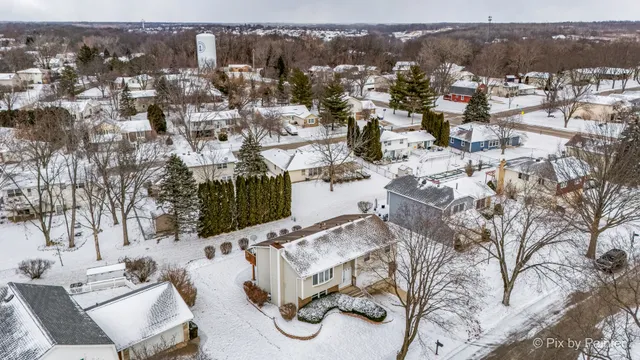 $375,000 | 730 Chestnut Court, Algonquin, IL 60102