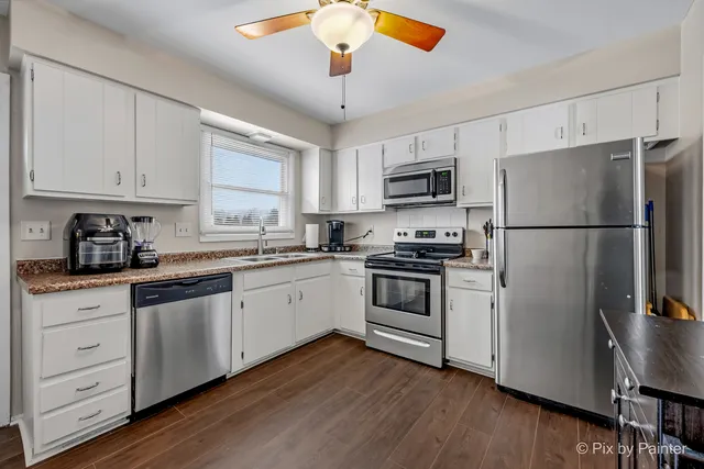 $375,000 | 730 Chestnut Court, Algonquin, IL 60102