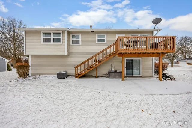 $375,000 | 730 Chestnut Court, Algonquin, IL 60102