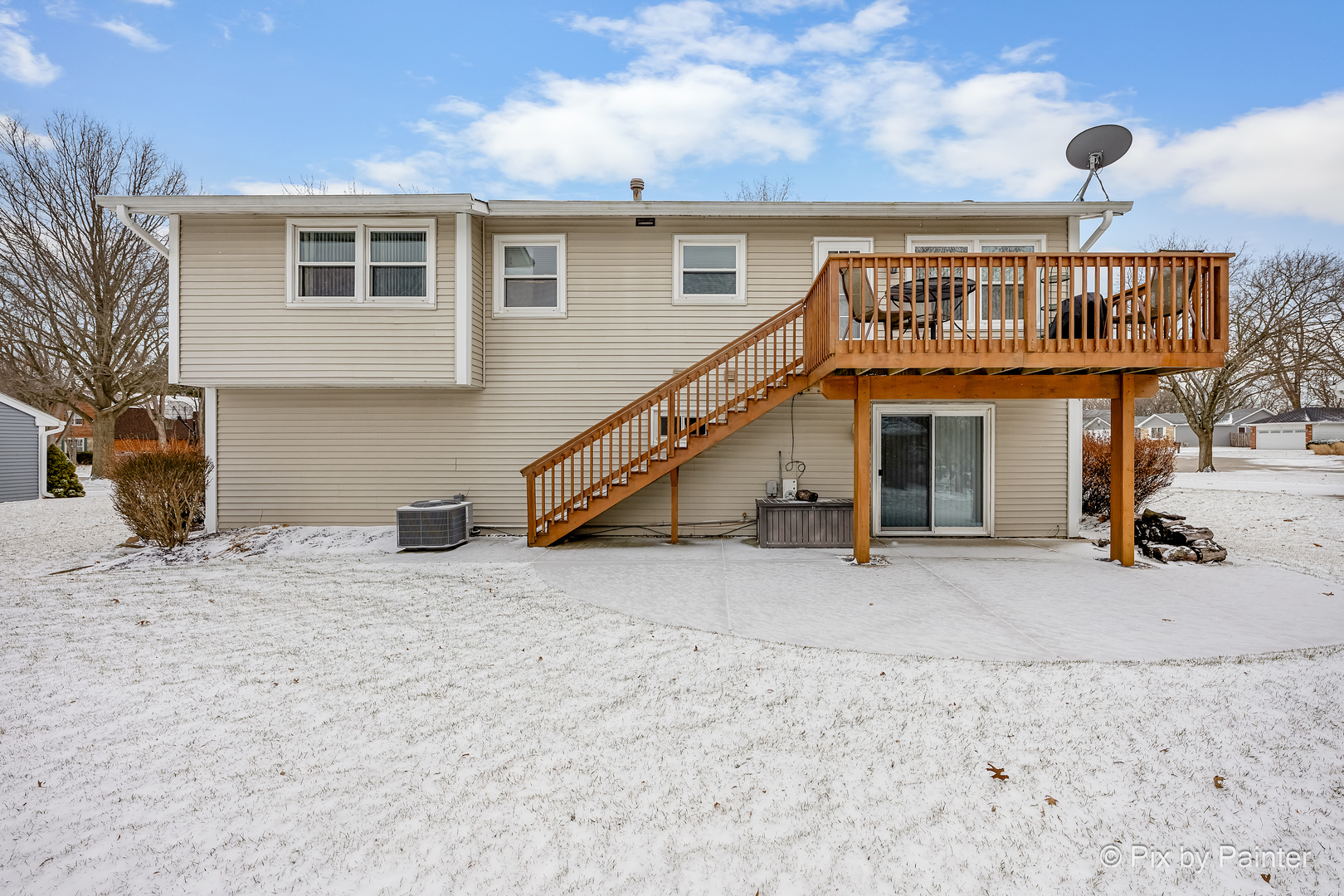 730 Chestnut Court Algonquin, IL 60102 - Photo 4 of 36 a view of a house with a patio