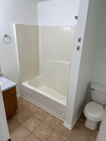 39 North Ridge Drive Northwest Adairsville, GA 30103 - Photo 12 of 25 a bathroom with a toilet and a bathtub