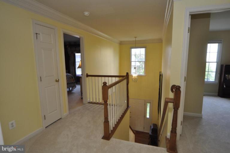 1331 Murray Downs Way Reston, VA 20194 - Photo 22 of 27 Hallway
