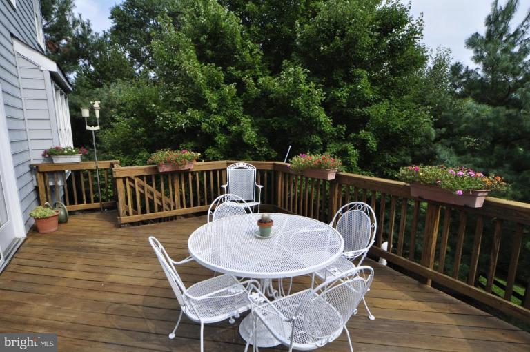 1331 Murray Downs Way Reston, VA 20194 - Photo 23 of 27 Deck