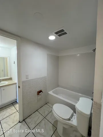 $1,425 | 223 Columbia Drive, Unit 110, Cape Canaveral, FL 32920