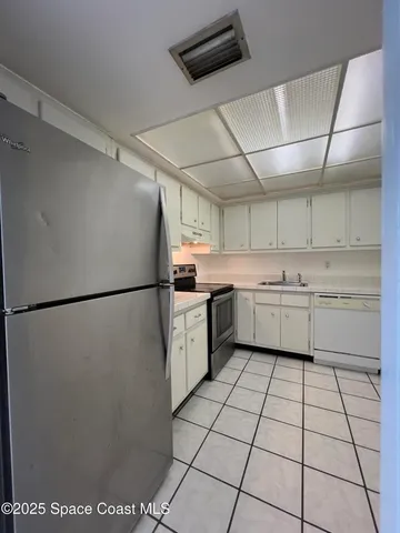 $1,425 | 223 Columbia Drive, Unit 110, Cape Canaveral, FL 32920