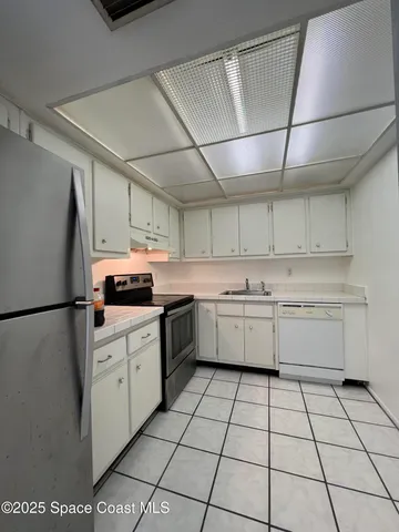 $1,425 | 223 Columbia Drive, Unit 110, Cape Canaveral, FL 32920