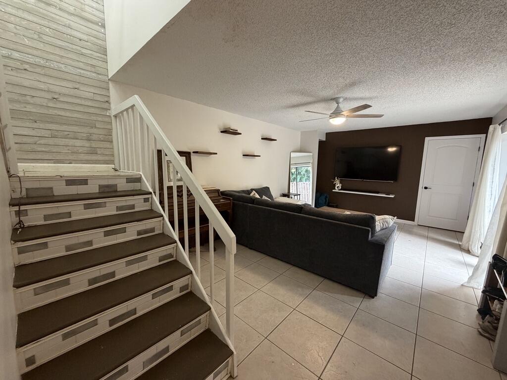 512 5th Lane Greenacres, FL 33463 - Photo 13 of 34 Entry